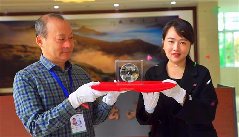 VSport官网南酸枣文化展览馆揭馆暨迎请1500万年前南酸枣化石入馆仪式圆满落幕03.jpg