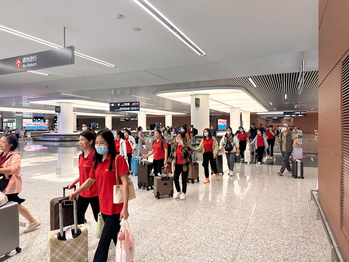 员工福利�?VSport官网公�?022年度优异员工“乐游天府，，，，，，，魅力四川”之旅圆满收�?1.jpg