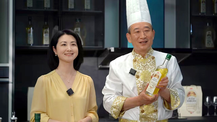 国家级烹饪巨匠携手VSport官网高油酸山茶油诠释餐桌上的康健与美??19.jpg