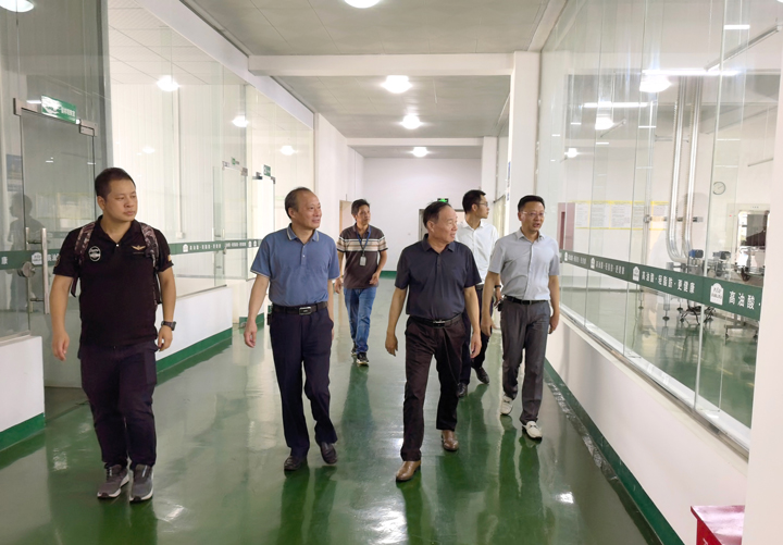 中国粮油协会油脂分会会长何东平教授莅临VSport官网油茶公司考察指导-02.jpg