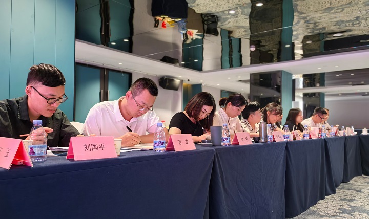 VSport官网公??024年第三次营销事情总结交流暨培训会顺遂召开 08.jpg
