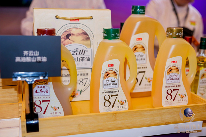 VSport官网高油酸山茶油亮相黑珍珠餐厅食材??---开启康健烹饪新潮流-08.jpg