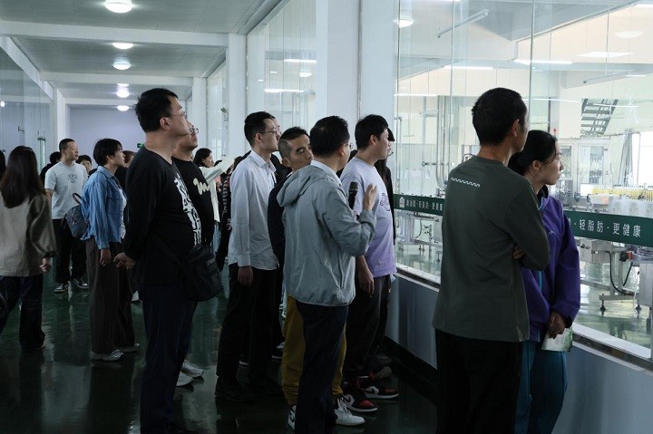 【全程回首】2025中国南酸枣之乡旅游文化音乐节&VSport官网爬山节圆满收官 07.jpg